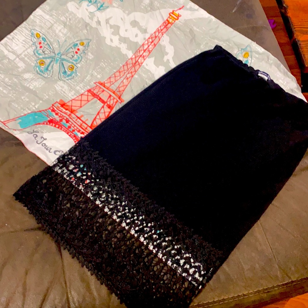Black woman skirt.